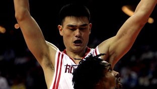 开云app下载中心-球员节奏控制对对手防守策略的影响，节奏型控卫的球鞋